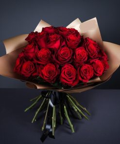 31 Red Roses Love Me